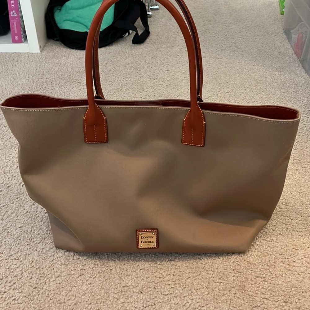 Dooney & Bourke Tote